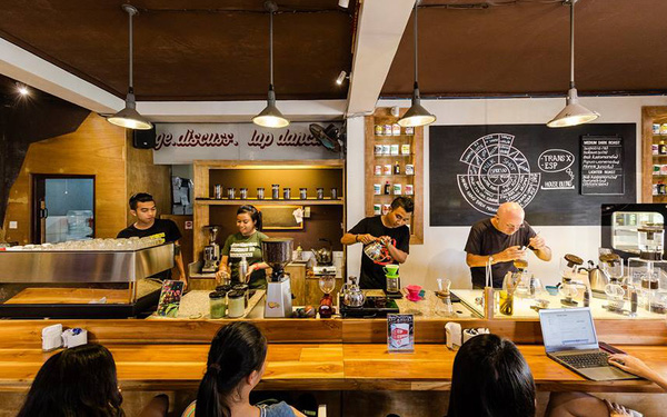 Kinh nghiệm kinh doanh quán cafe bánh ngọt hút khách “nườm nượp”